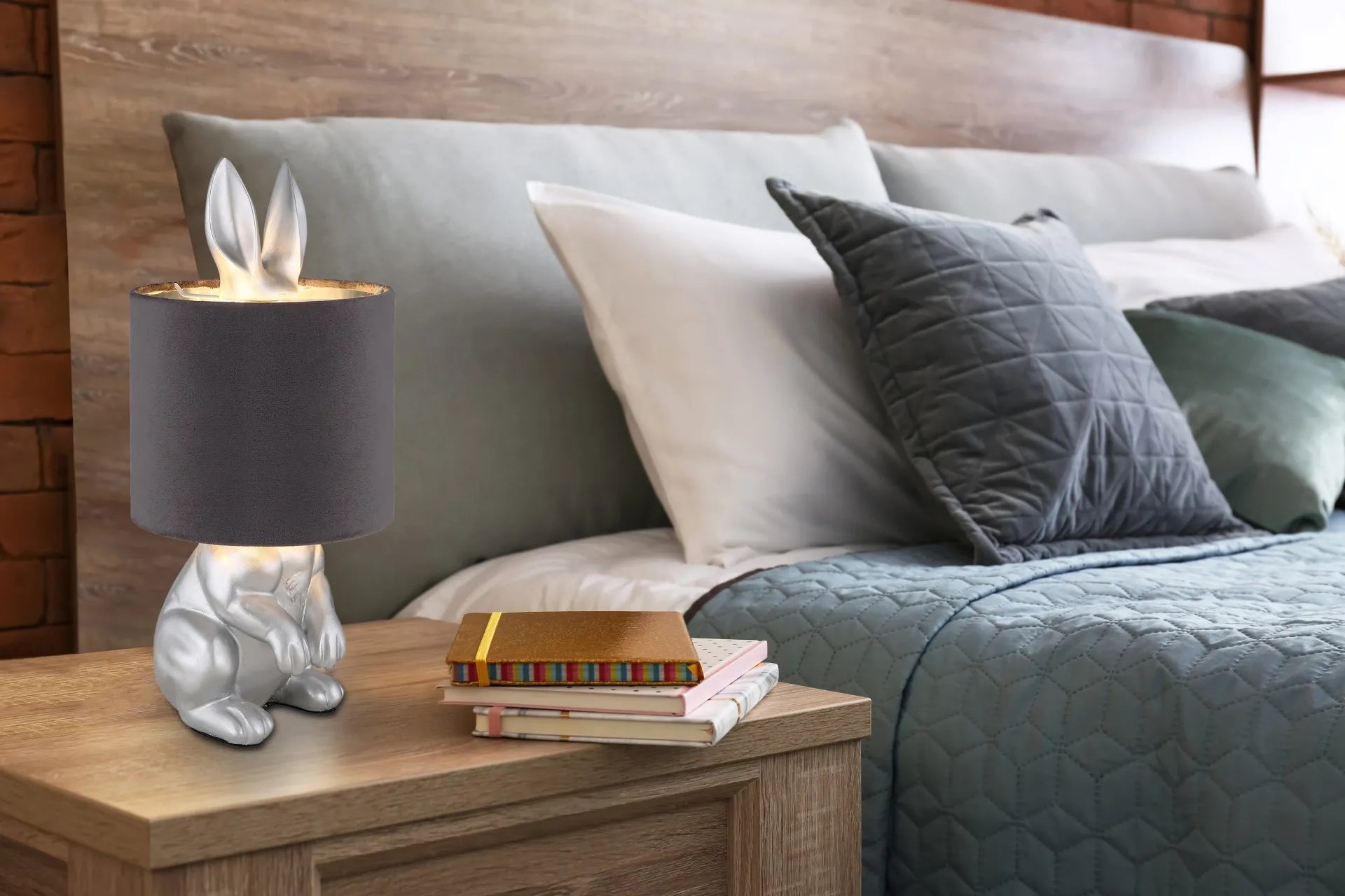 Lampada da Tavolo RABBIT Globo Lighting con Paralume in Velluto Grigio